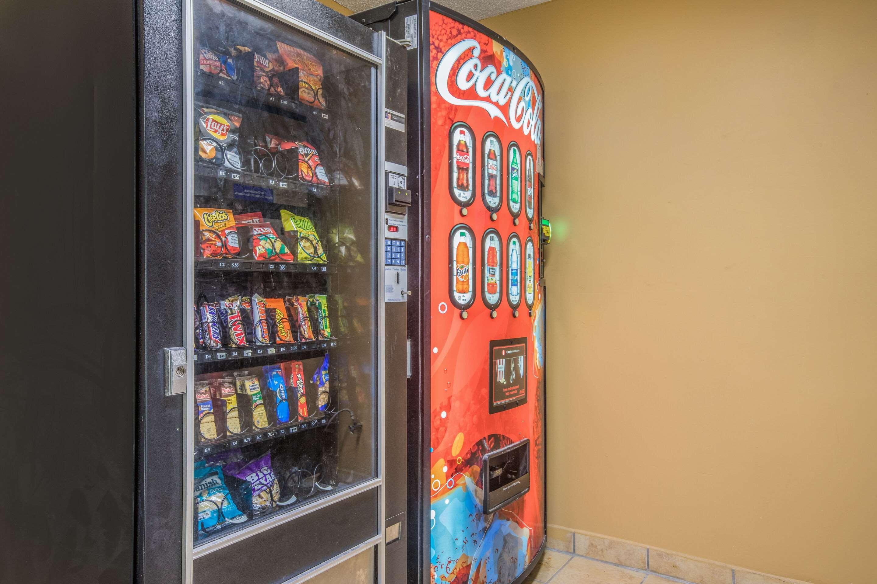 Rodeway Inn & Suites Macon Bagian luar foto