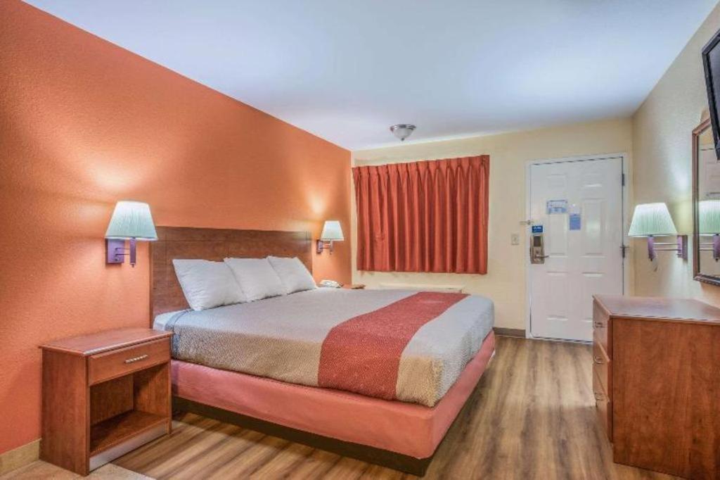 Rodeway Inn & Suites Macon Bagian luar foto
