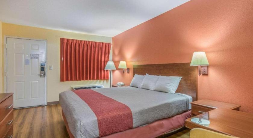 Rodeway Inn & Suites Macon Bagian luar foto